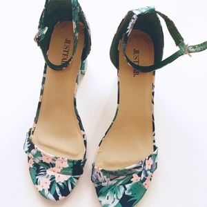 Just Fab Tropical Print Ankle Strap Sandal Size 9